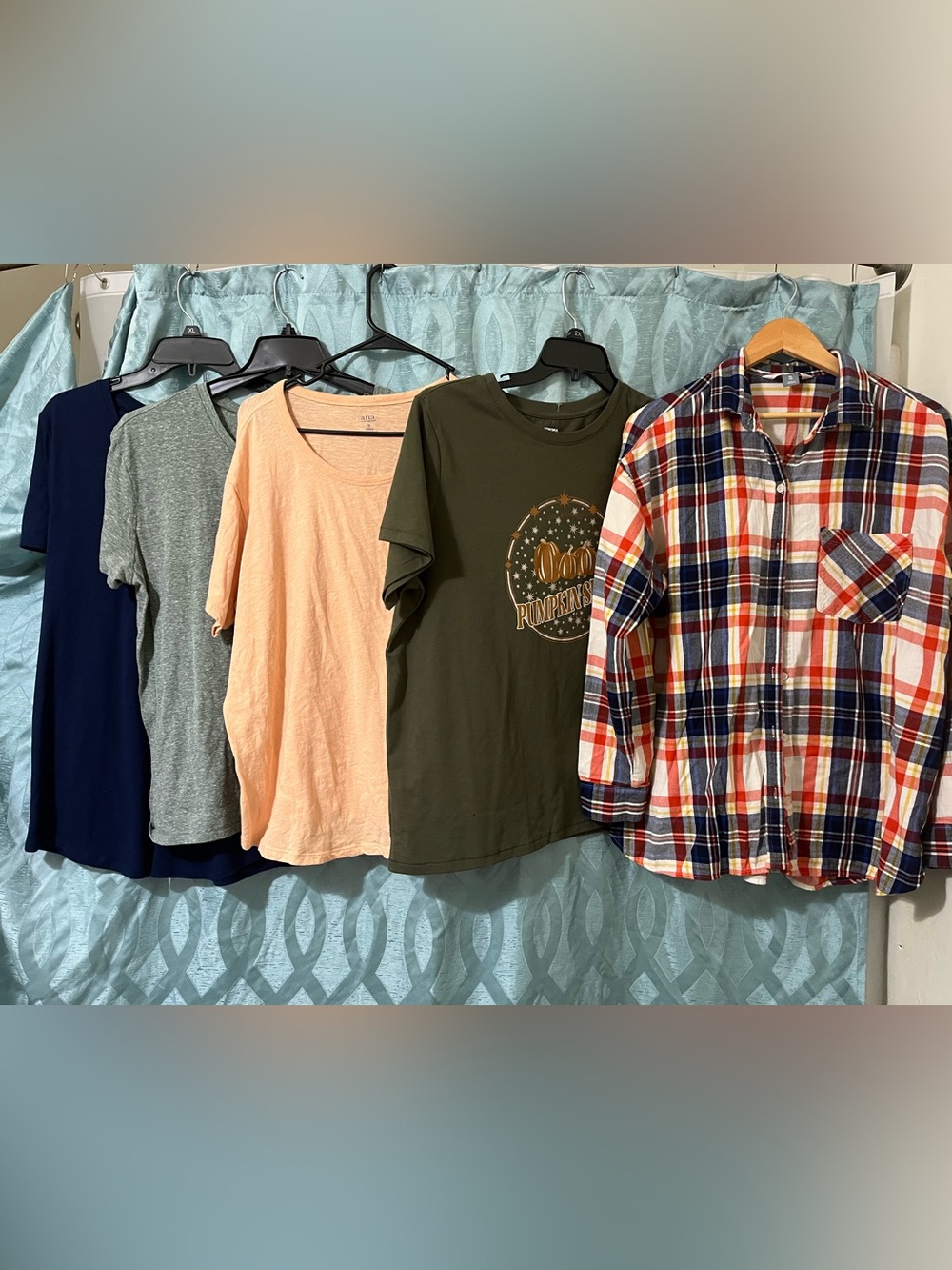 Women’s 5 pc lot. All fit a size xl. Very good condition